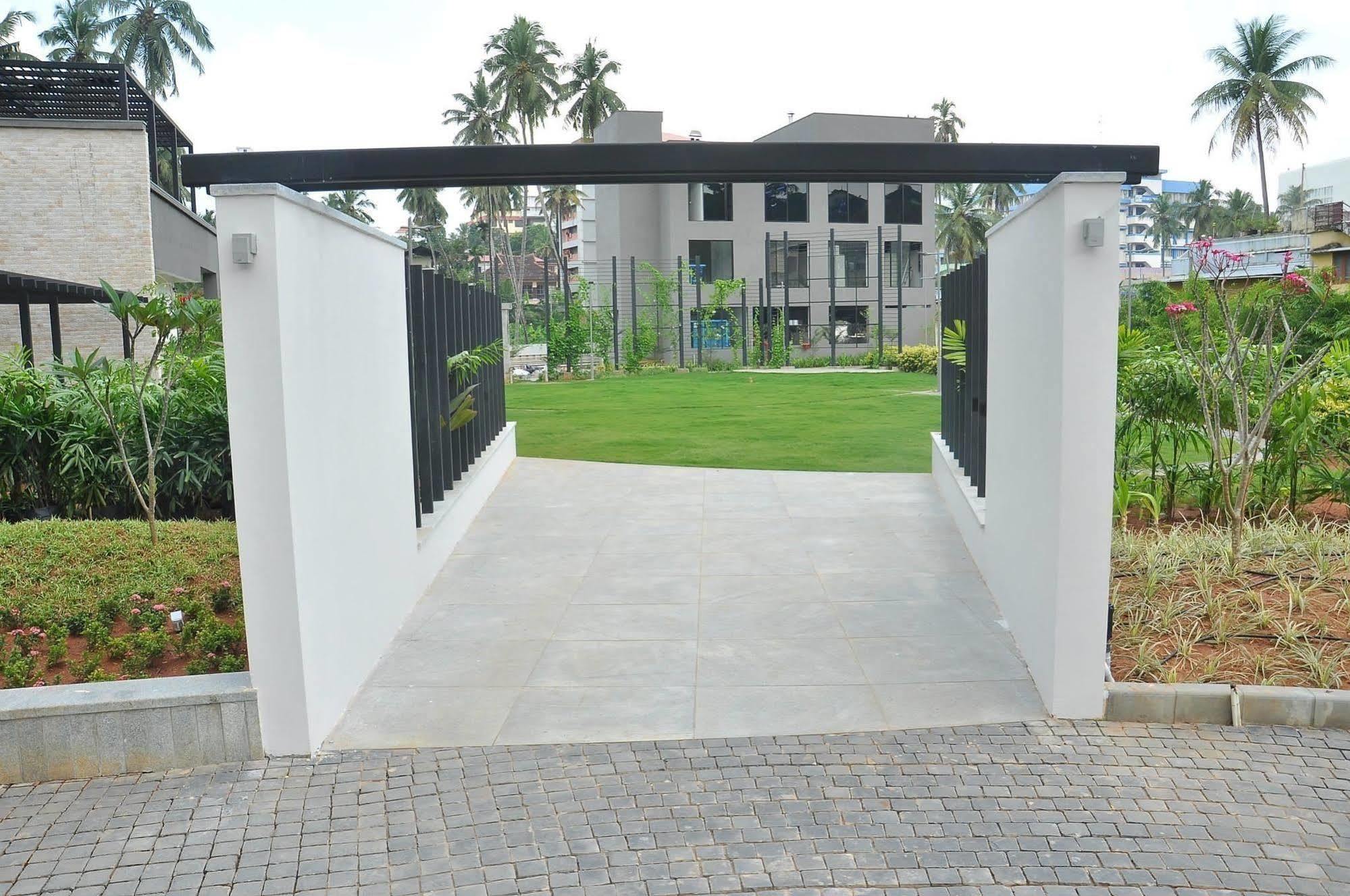 Hycinth Hotels Thiruvananthapuram Eksteriør billede